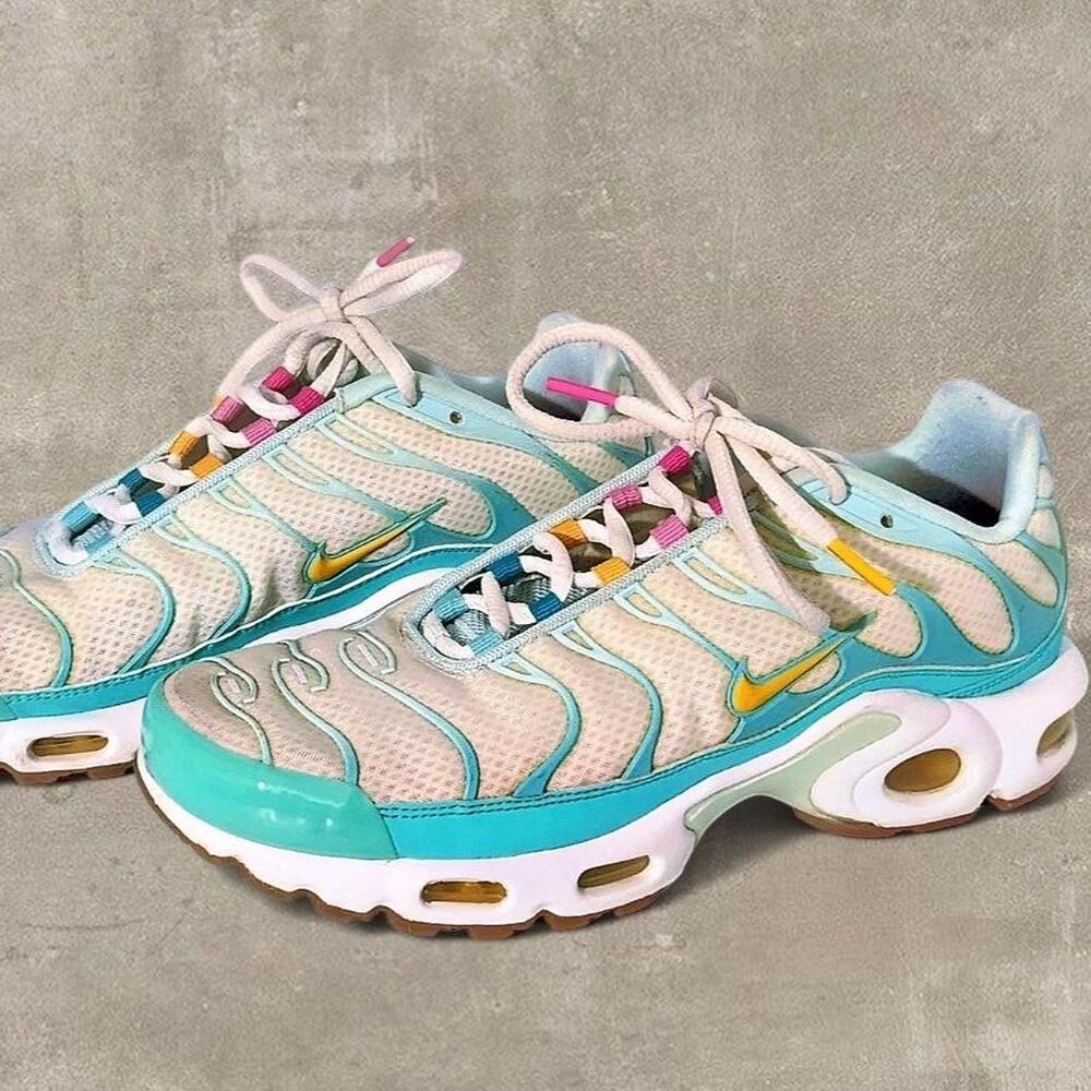 Nike Women's (Size 8.5) Air Max Plus (produced in 2018) Teal Edition